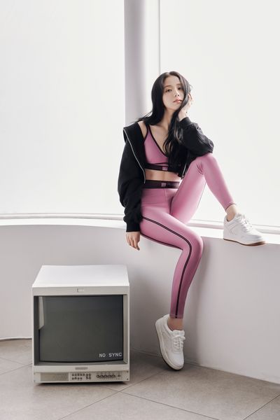 Blackpink's Jisoo Teams Up With Premium Lifestyle Brand Alo Yoga for Its Spring 2024 Campaign