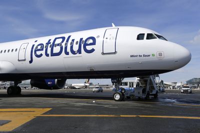 U.S. judge blocks JetBlue's acquisition of Spirit, saying deal would hurt consumers