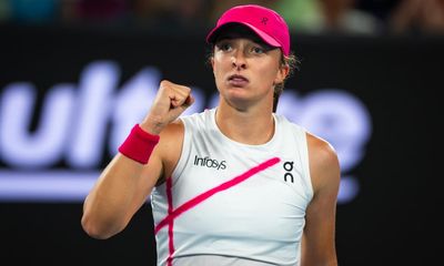 ‘Fight till the end’: Iga Swiatek roars back to defeat Danielle Collins in Australian Open epic