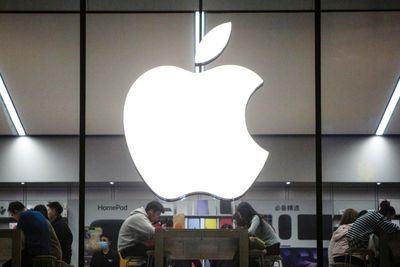 Apple Replaces Samsung As Worlds Biggest Smartphone Brand