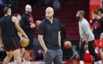 Report: As trade deadline nears, Rockets focused on value over need
