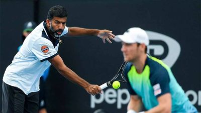 Bopanna-Ebden pair survives opener
