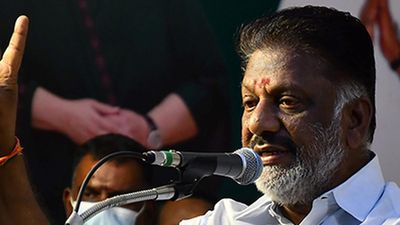 AIADMK dispute | Panneerselvam gets no relief from Supreme Court on expulsion