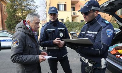 Drivers protest as Bologna becomes first Italian city to bring in 30km/h limit