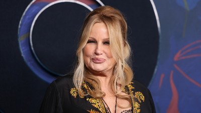 Jennifer Coolidge colors her cabinets a subdued shade, leaning into a long-lasting and versatile trend