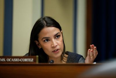 AOC calls out GOP on "child labor"