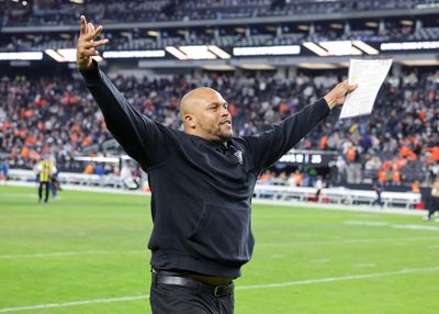 Raiders hire Antonio Pierce as head coach
