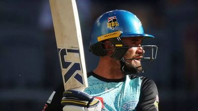 BBL: Adelaide Strikers knock Perth Scorchers out with 50-run hammering
