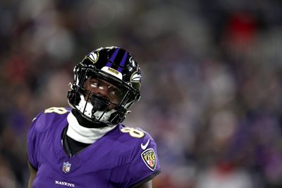 Lamar Jackson scores on 15-yard quarterback draw
