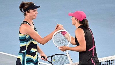 Australian Open: World number one Iga Swiatek crashes out to Czech teen Linda Noskova