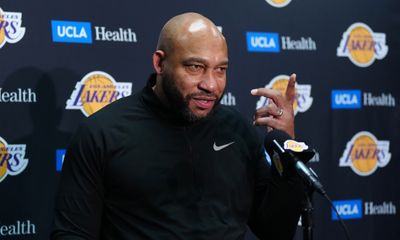 Darvin Ham on Lakers’ loss to the Nets: It’s over for the excuses