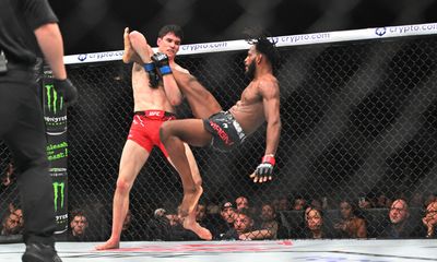 Neil Magny def. Mike Malott at UFC 297: Best photos