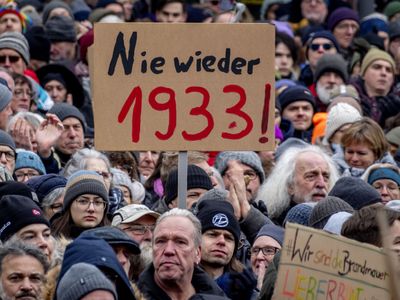 Tens of thousands protest in Germany against the rise of the far right