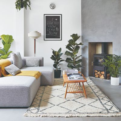 What colours go with a grey sofa – interior stylists reveal how to style this shade for maximum impact