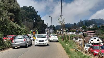 Illegal parking, tourist inflow lead to traffic jams in Ooty town
