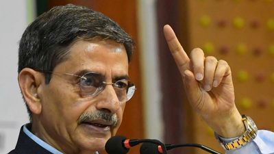 ‘Invisible fear’ on faces of priests, temple staff in Chennai, claims T.N. Governor