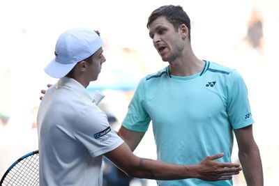 Hubert Hurkacz advances to Australian Open quarter-finals with victory over Arthur Cazaux