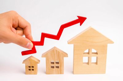 Buy, Sell, or Hold These 3 Homebuilder Stocks?