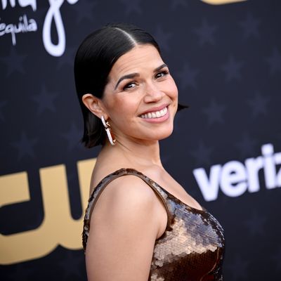 America Ferrera’s ‘Sisterhood of the Traveling Pants’ Costars FaceTimed Her as a Group to Congratulate Her on Her First Oscar Nomination