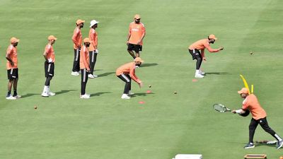 Rahul Dravid asks team to 'pace yourself' for 'marathon' England series