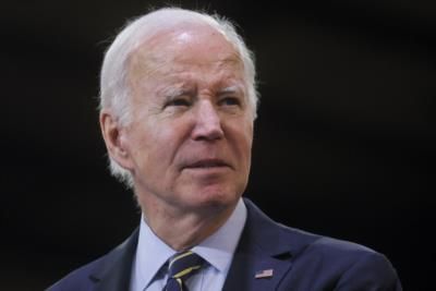 President Biden faces hecklers while discussing abortion access