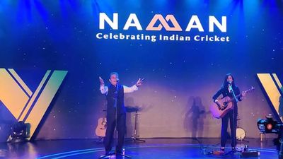 BCCI Awards: When Sunil Gavaskar got musical as Jemimah Rodrigues strummed the guitar
