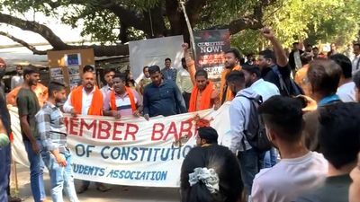 बाबरी के समर्थन में पोस्टर: एफटीआईआई में उत्पात, हिंदू जन जागरण मंच के कार्यकर्ता गिरफ्तार