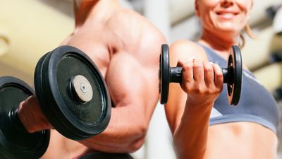 I’ve been teaching weightlifting for years — 3 ways to build strength and muscle using light weights