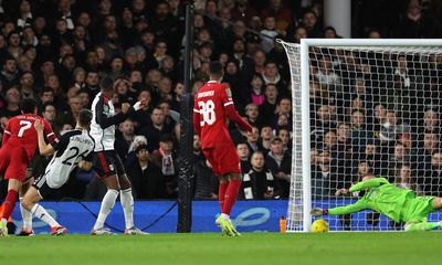 Liverpool hold off late Fulham rally to book Wembley date with Chelsea