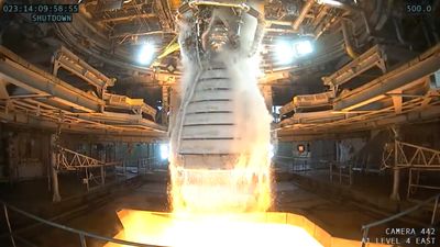 NASA fires up powerful Artemis moon rocket engine in key test (video)