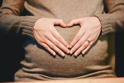 COVID-19 During Pregnancy Triples Odds Of Respiratory Illness In Children; Risk Lower In Vaccinated Expectant Mothers: Study