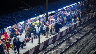 Ayodhya Ram temple | Darshan timing extended, key roads to temple town closed amid huge rush