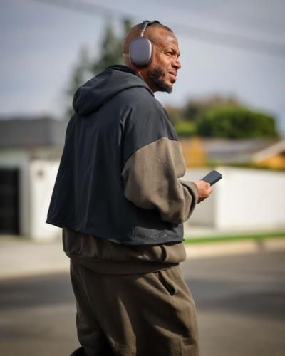 Marlon Wayans Rocks the Style and Sound with Sleek Headphones