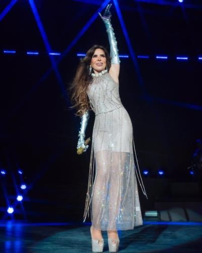 Gloria Trevi Shines with Elegance and Love for her Fans