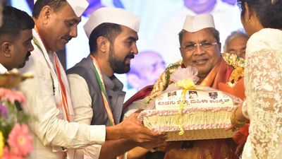 Modi govt. took ₹120 lakh crore loan in ten years: CM