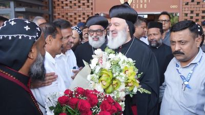 Patriarch arrives in Bengaluru to a rousing reception