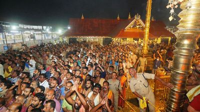SC notice to Kerala on VHP offer to ply Sabarimala pilgrims free of cost
