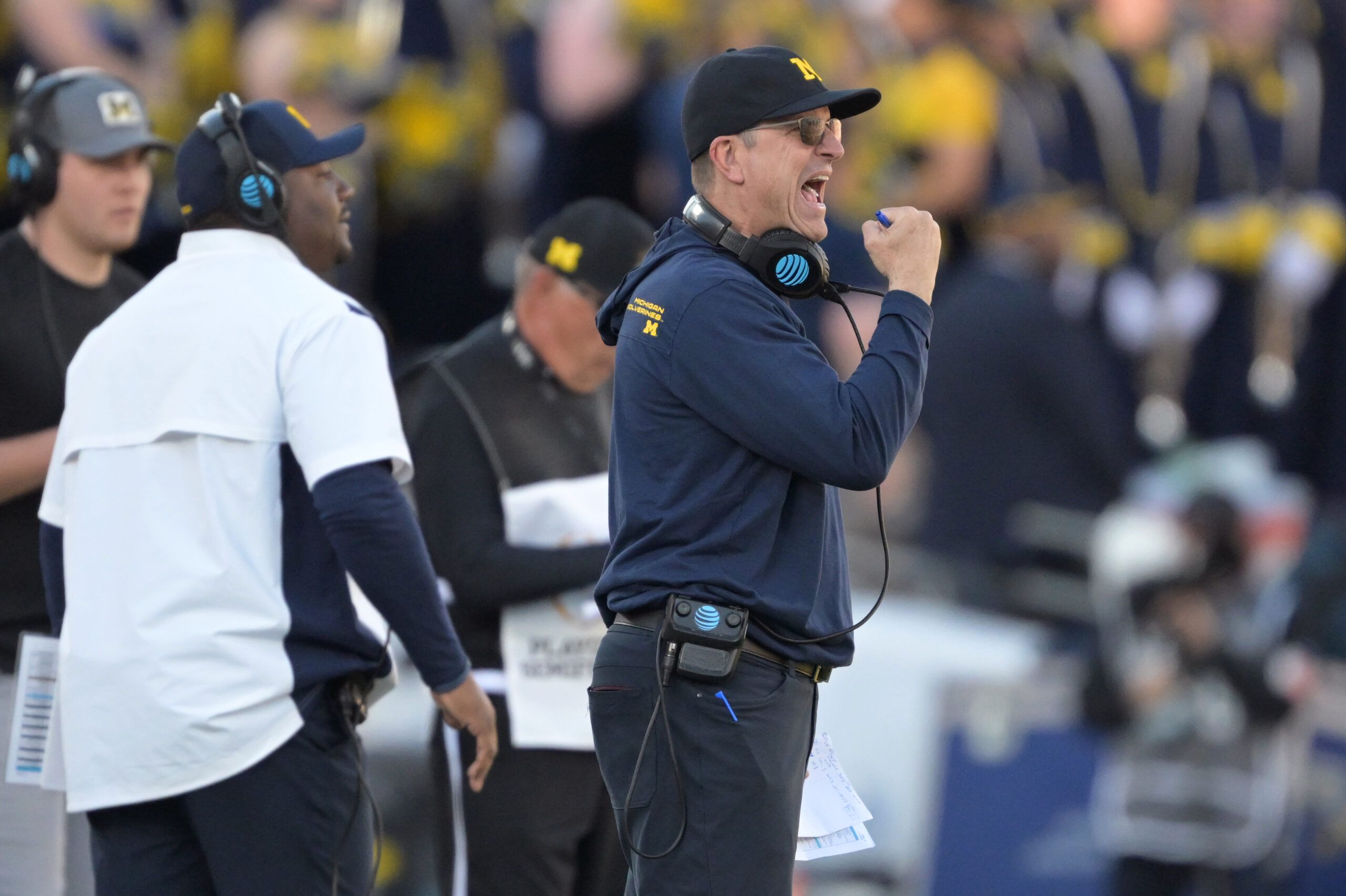 Bombshell: Chargers Make Halftime Coaching Change! - r7xf3rv
