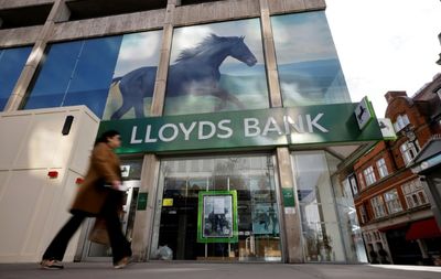 Lloyds Bank Cuts Almost 800 Jobs In Online Switch