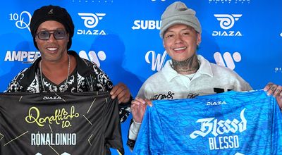 Stars Align at 'Sí Sabe Fest': Blessd and Ronaldinho Lead a Fusion of Soccer and Music