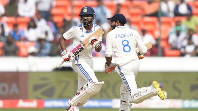 IND vs ENG | Jadeja, Rahul make classy fifties as India pushes England to corner