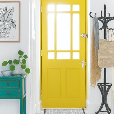 5 ways to fake a hallway when you don’t have one – tricks seasoned interior designers and stylists always use