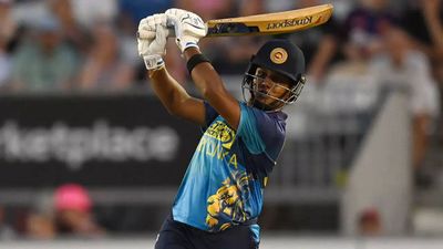 UP Warriorz name Chamari Athapaththu as replacement for Lauren Bell