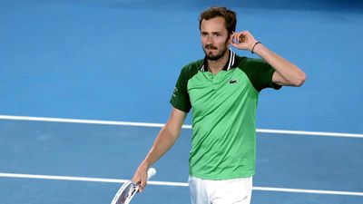 Australian Open 2024 | Medvedev battles back from two sets to defeat Zverev