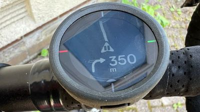Beeline Velo 2 Navigation Device Review - an excellent choice for anyone looking for a balanced approach to a semi-digital detox
