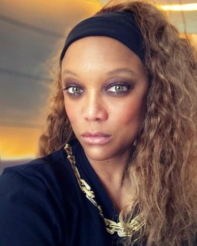 Tyra Banks: Effortlessly Stylish and Sophisticated in Iconic Black