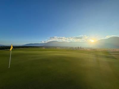 Golfing Splendor: Justin Thomas Shines at Ladera with Jordan Spieth