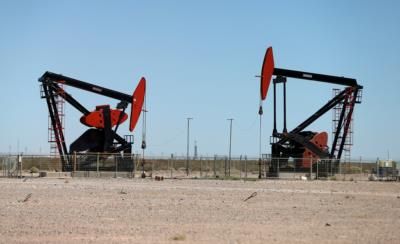 Oil Prices Rise on Strong Economic Growth, Heading for Weekly Gain