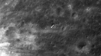 NASA orbiter spies Japan's struggling SLIM moon lander on lunar surface (photo)