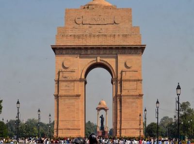 Delhi traffic police advise commuters to avoid India Gate C-Hexagon